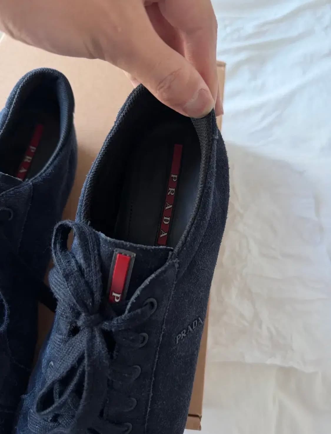 프라다 스웨이드 스니커즈 운동화 295 300 상품이미지3