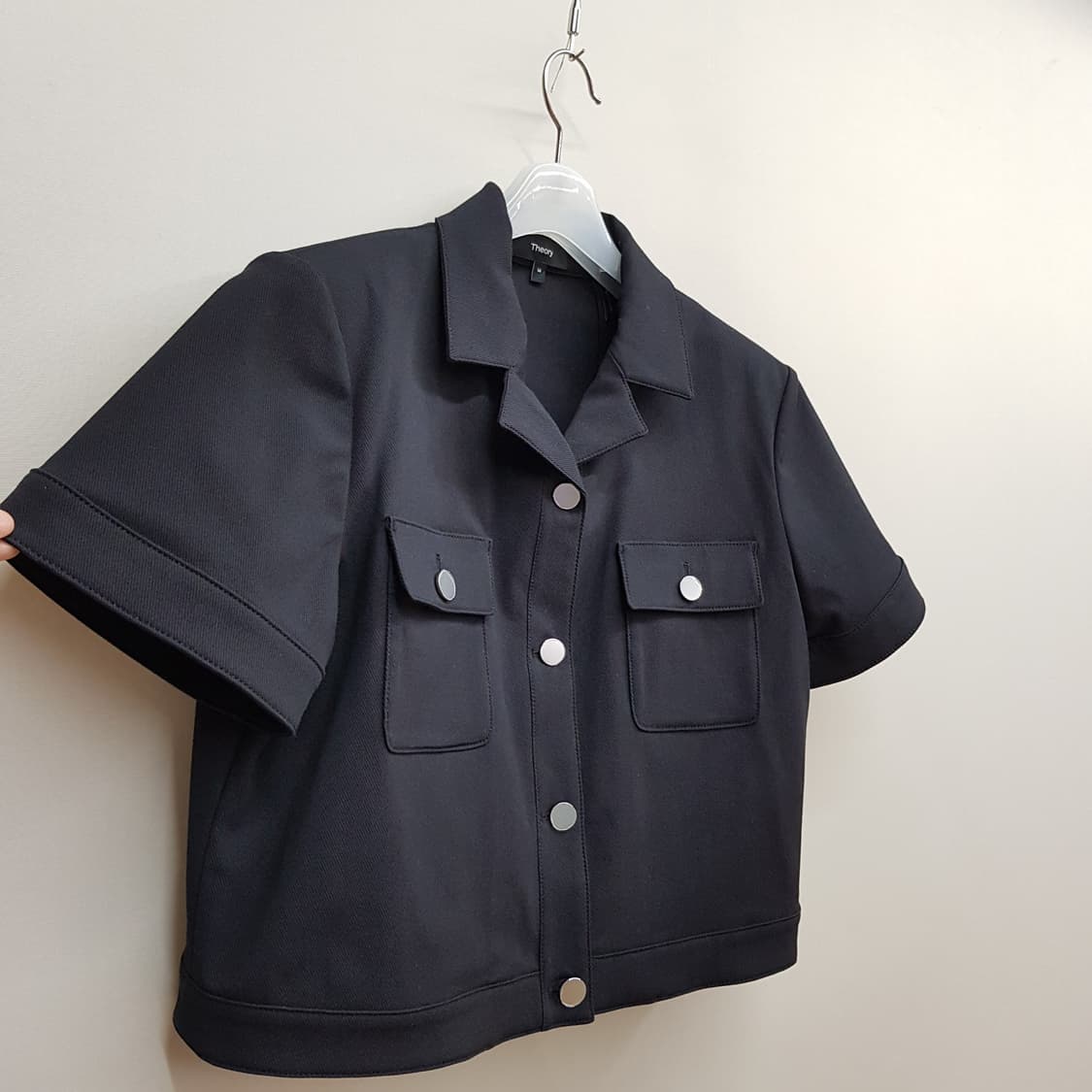 띠어리 크롭 네오테릭 트윌 반팔 자켓 14사이즈 상품이미지4