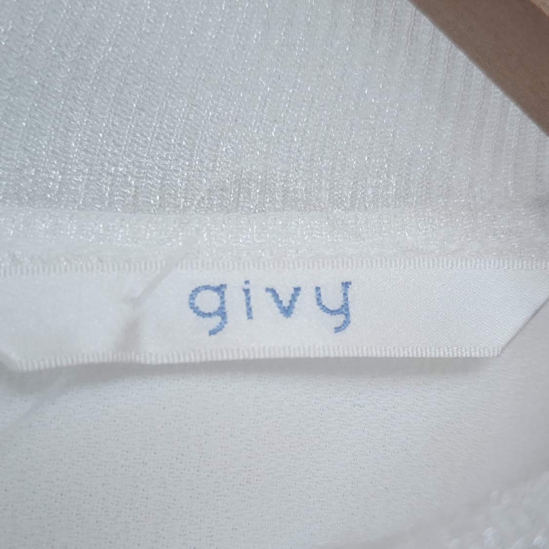 기비 화이트 반팔 티셔츠 상품이미지2