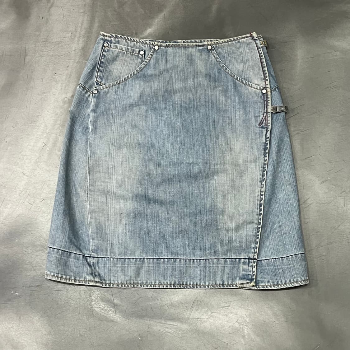  리바이스 엔지니어드진 데님 스커트 y15693 상품이미지1