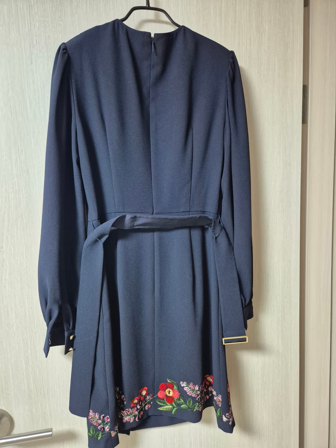 테드베이커 네이비 플라워 자수 원피스 1 상품이미지5