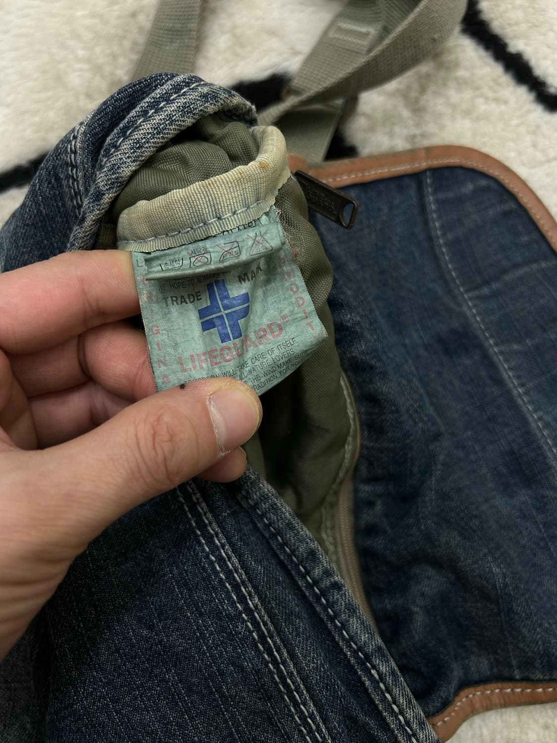 라이프가드 빈티지 데님 미니 크로스백 상품이미지4