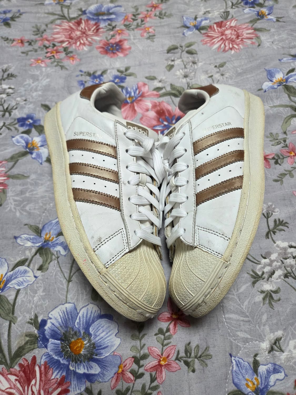 아디다스 슈퍼스타 올가죽 스니키즈 265mm 상품이미지3