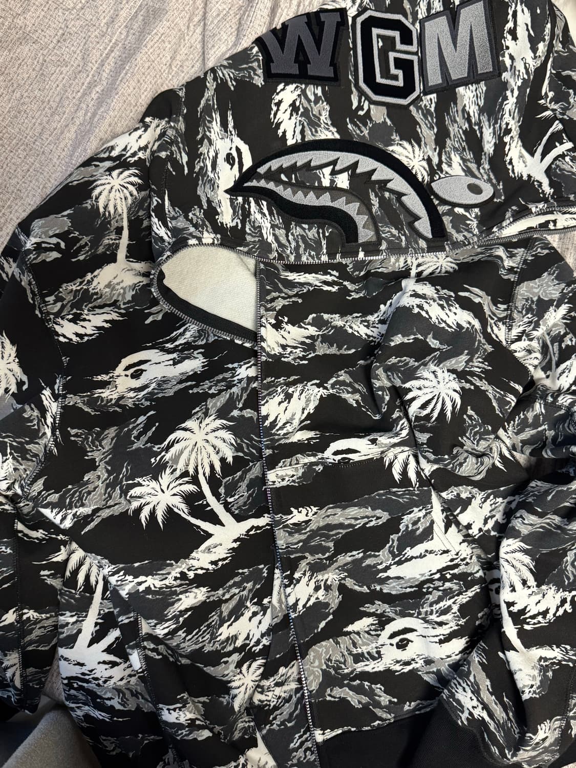 베이프 팜 트리 카모 샤크 후드집업 블랙 상품이미지2