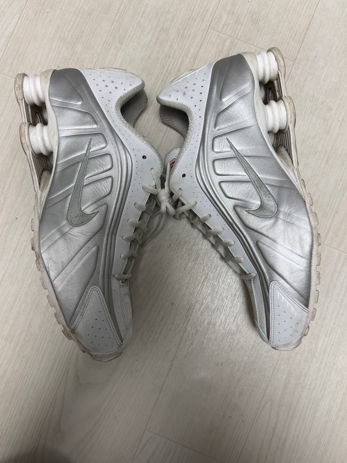 나이키 샥스 r4 상품이미지1