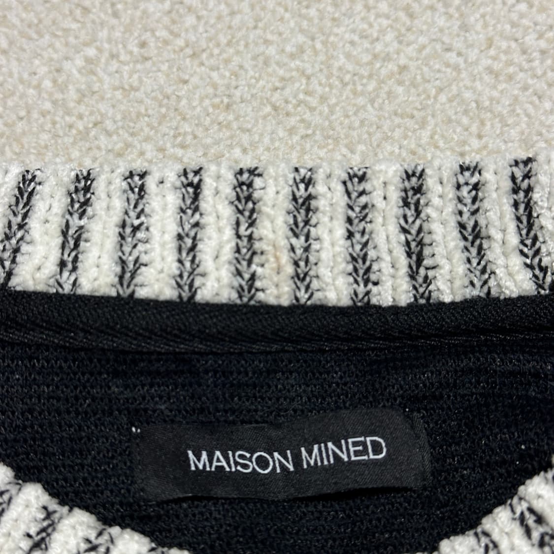 메종미네드 사이드 버튼 부클 니트 상품이미지7