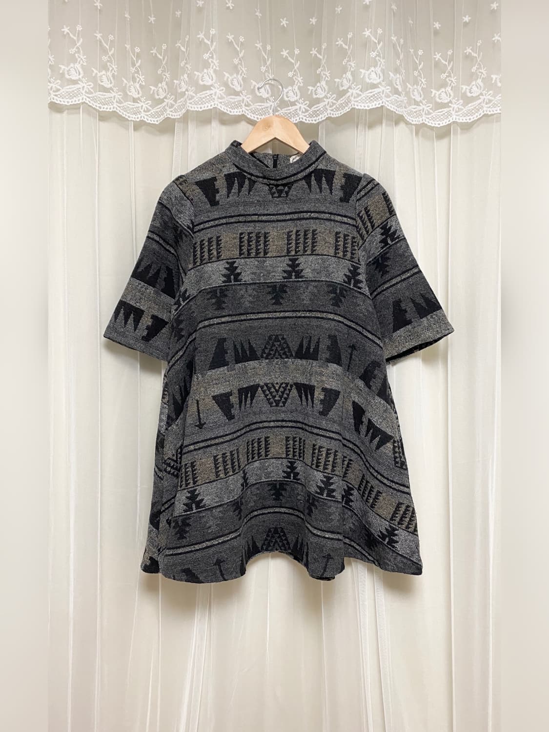 Gray High Neck Geometric Mini Dress 상품이미지2