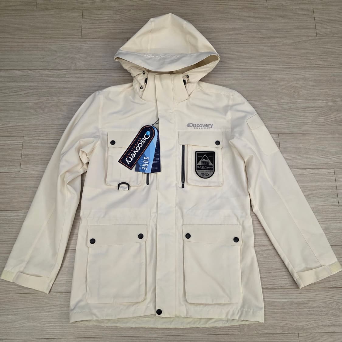 디스커버리 익스페디션의 멀티포켓 바람막이 재킷 새상품 상품이미지2