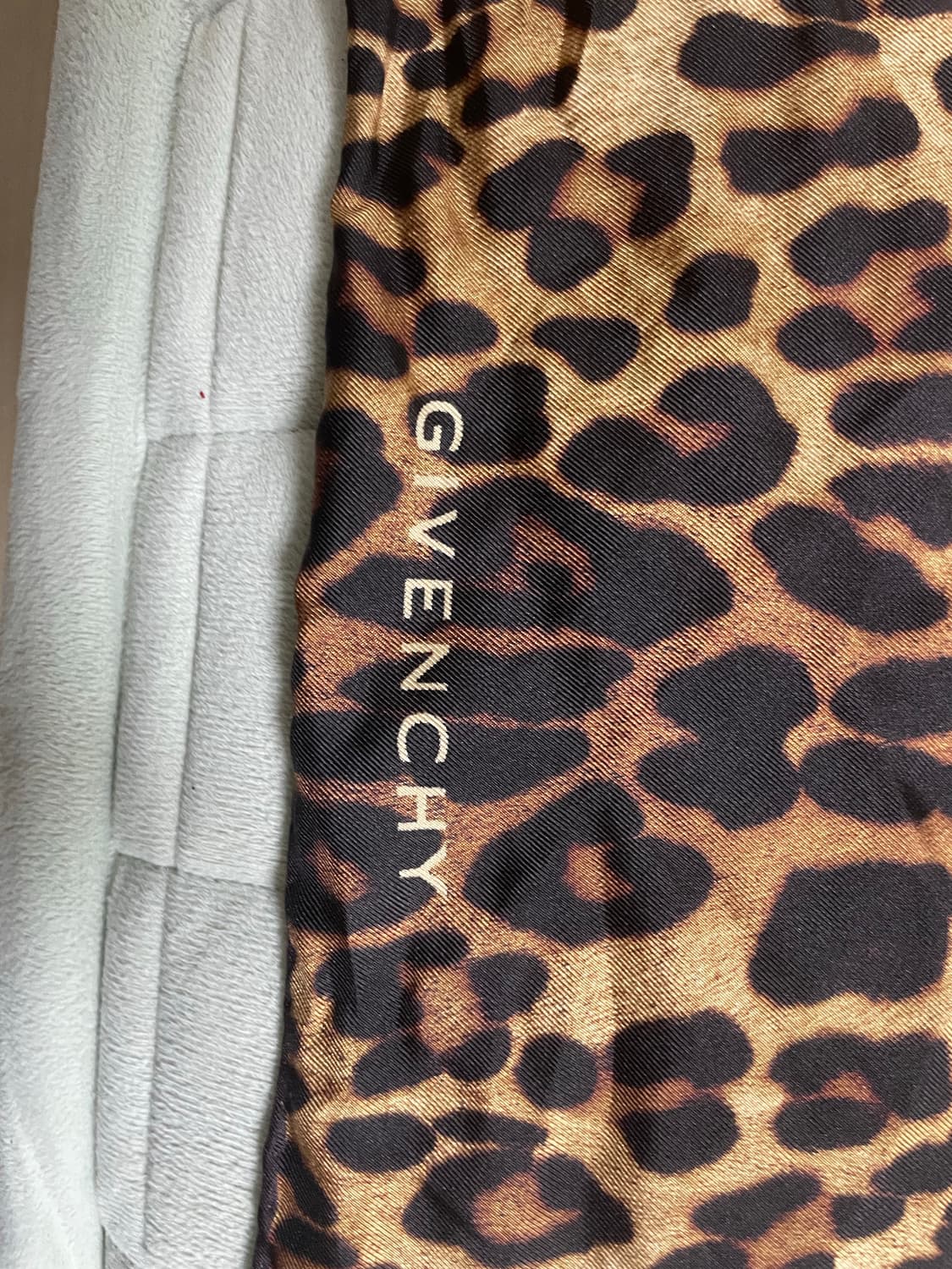 지방시 레오파드 스카프 상품이미지1