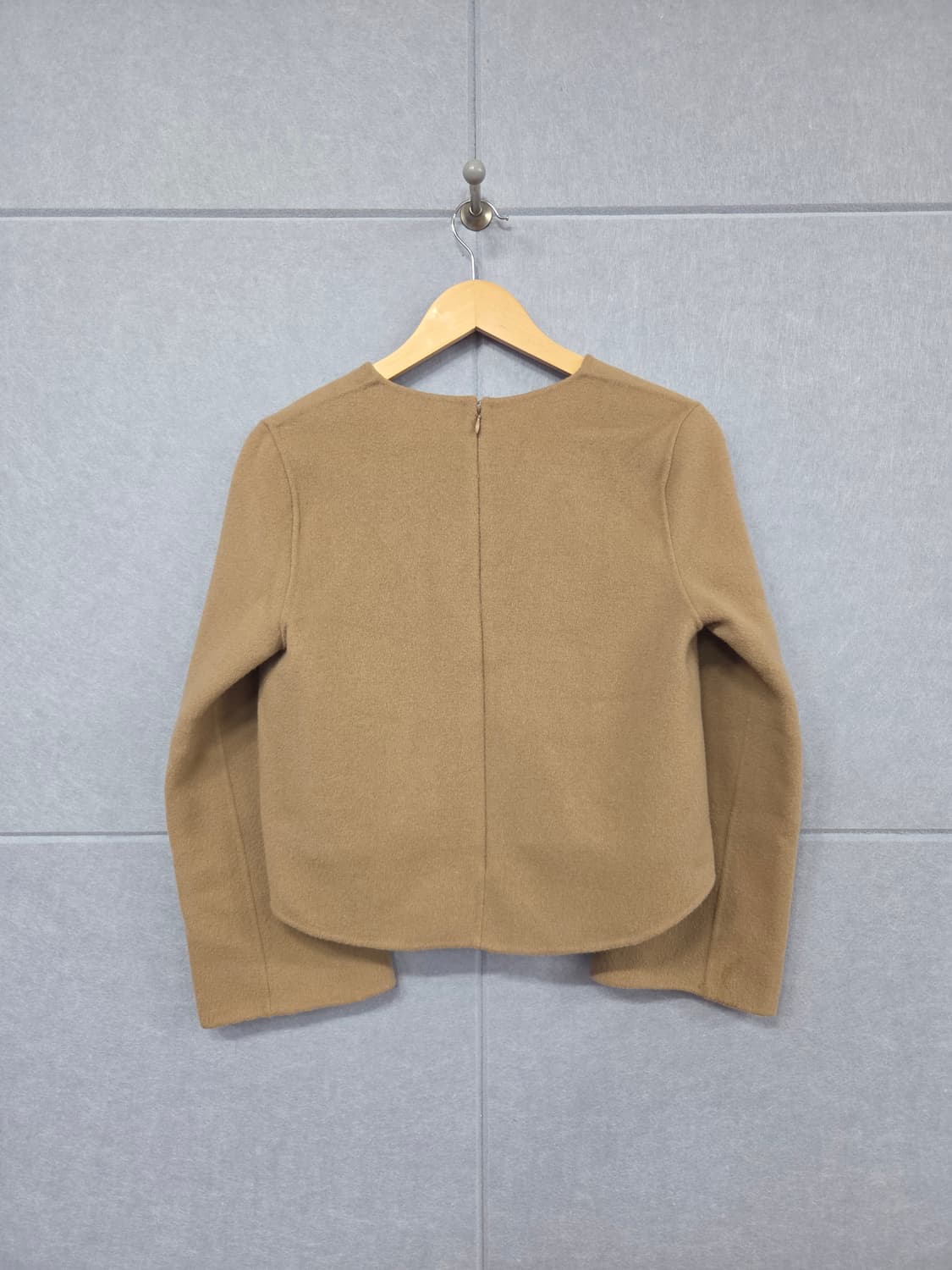 BLOSSOM H COMPANY 핸드메이드 울 브이넥 크롭 탑 상품이미지6