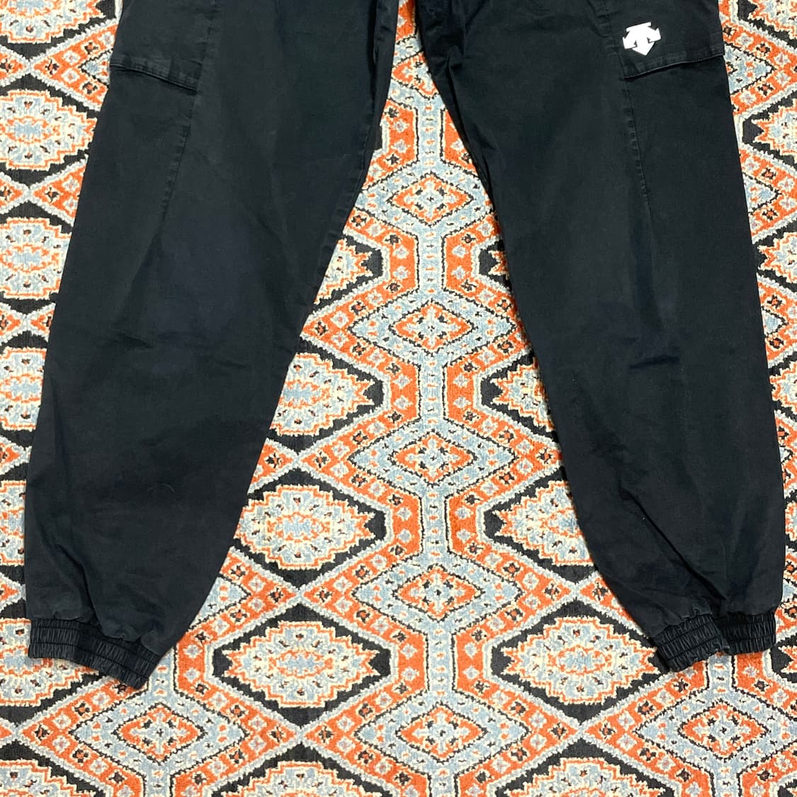 데상트 블랙 밴딩 조거팬츠 여성S 상품이미지3