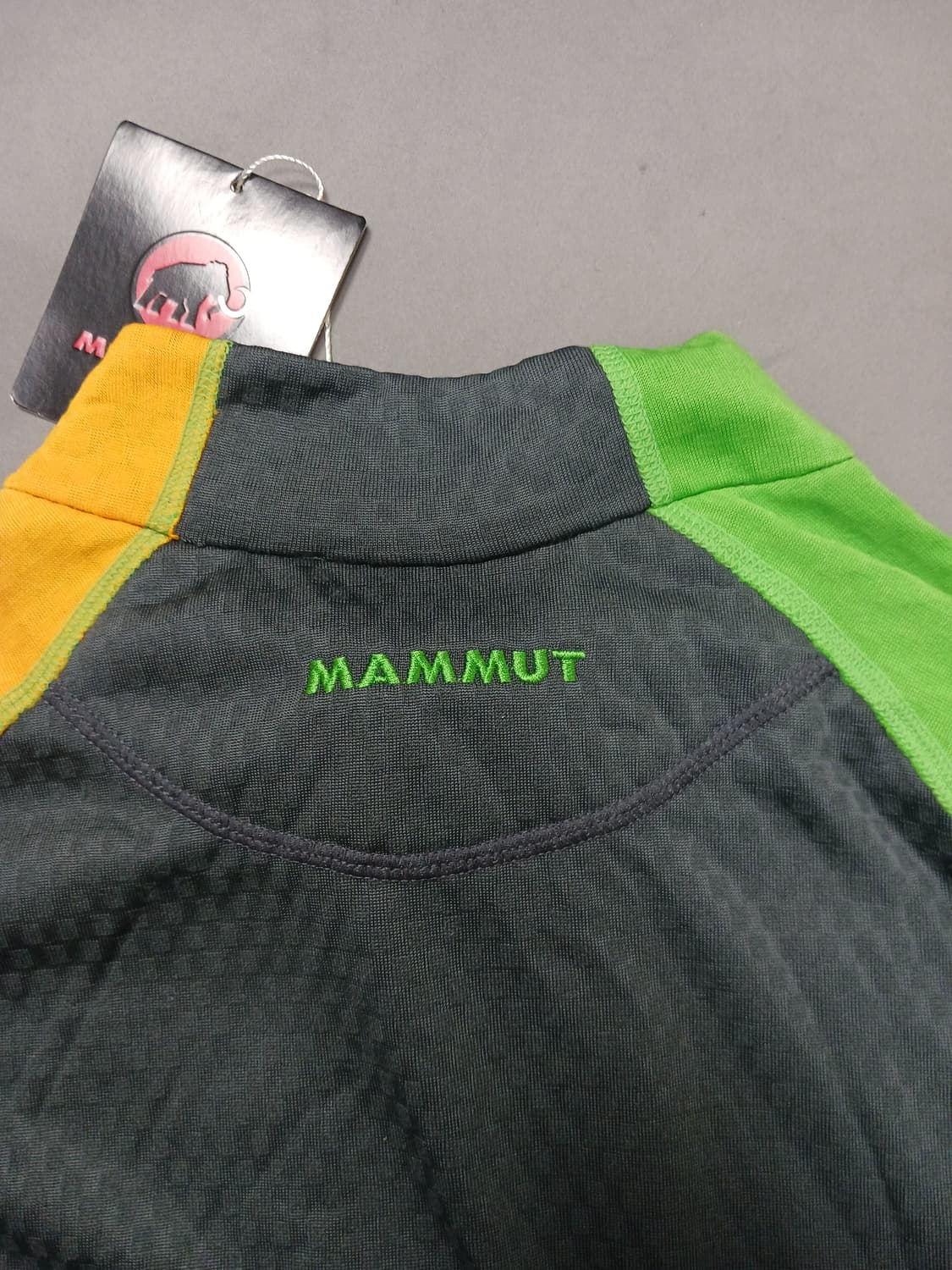 새상품 [L] 마무트 아타카조 폴라텍 집업 티셔츠 기능성 상품이미지7