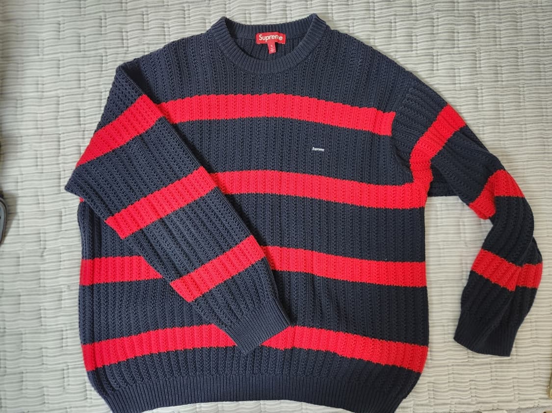 슈프림  스트라이프 스몰박스 스웨터 네이비 상품이미지2
