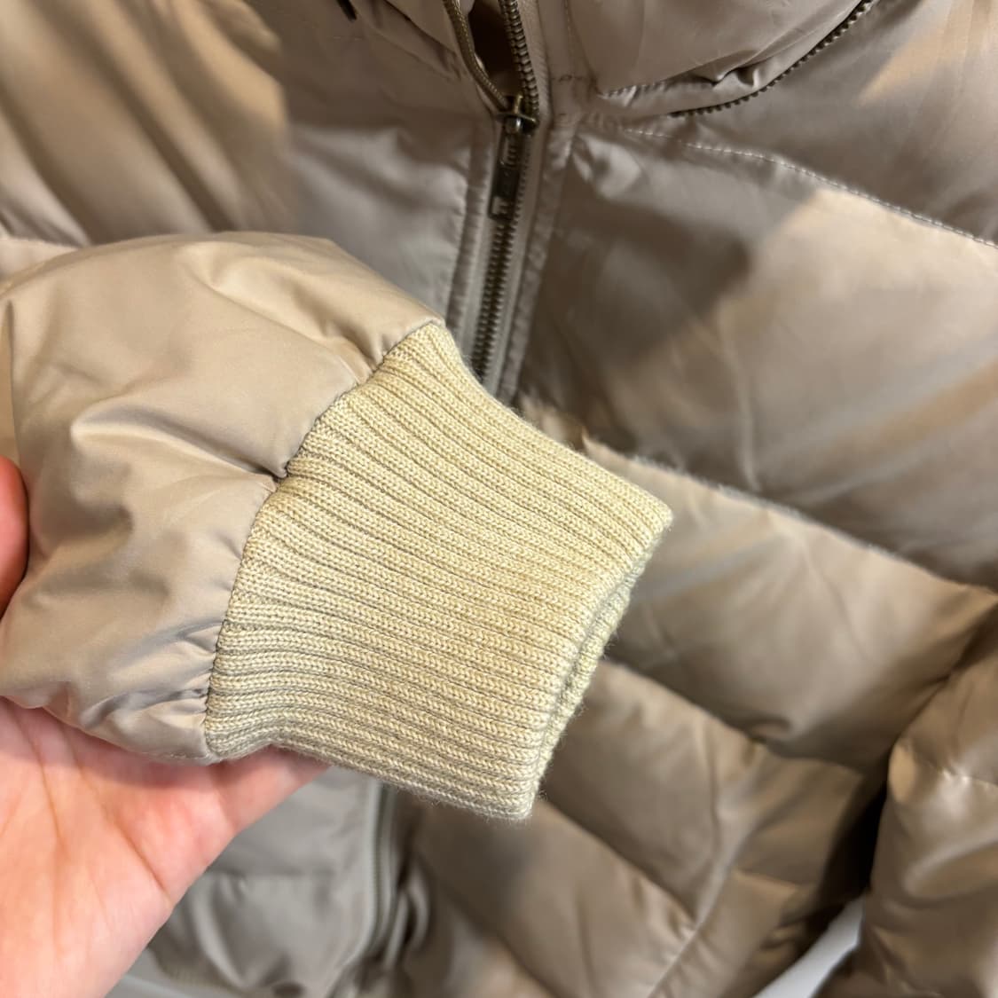 Theory 띠어리 럭스 베이지 구스 숏패딩 상품이미지5