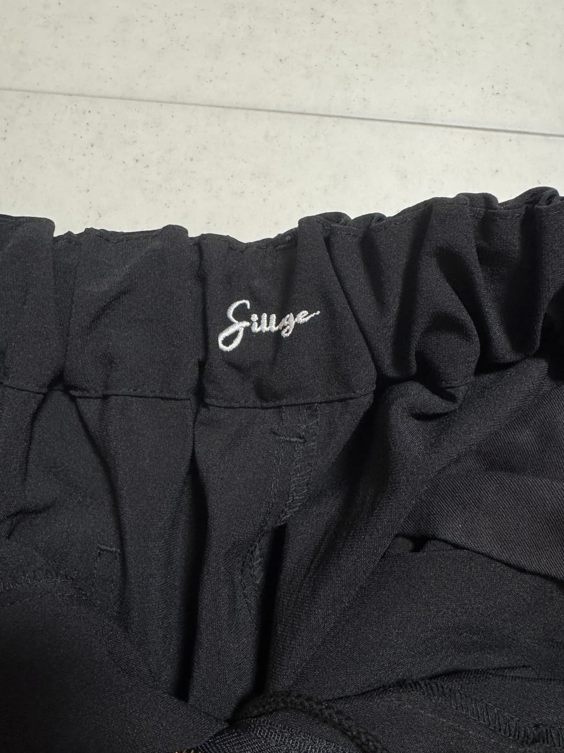 실라주 24ss 블랙 서큘러팬츠 폴리 100 상품이미지3