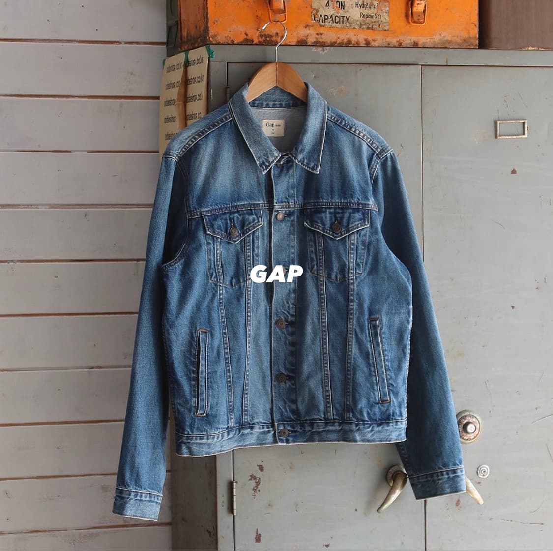 (착용컷) GAP 데님 트러커 자켓 (남성용 100) 상품이미지1