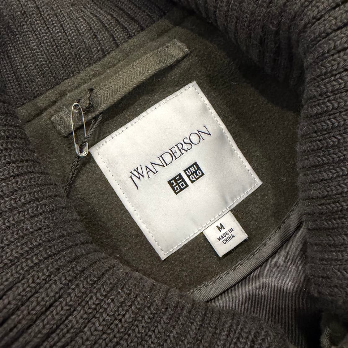 [M] 유니클로 JW앤더슨 퀼팅 자켓 카키 B263 상품이미지4