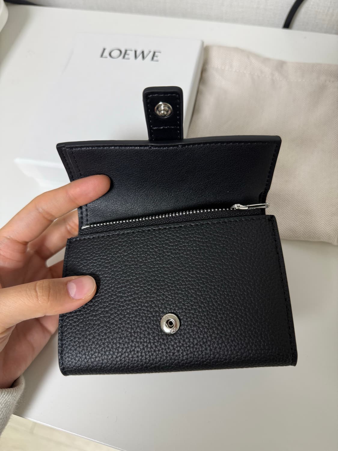 Loewe 스몰 수직 지갑 블랙 상품이미지3