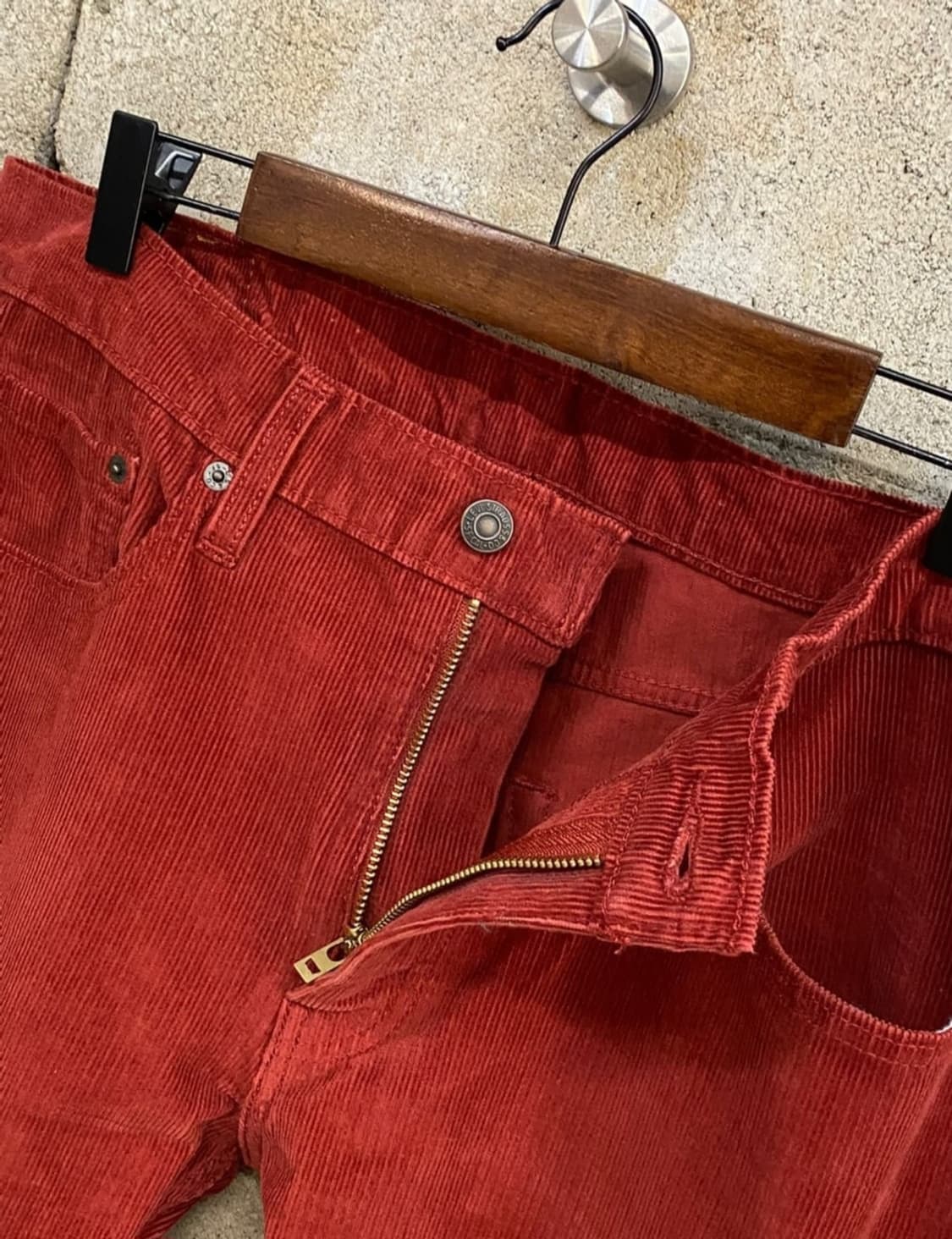 리바이스 화이트탭 레드 코듀로이 팬츠 상품이미지4