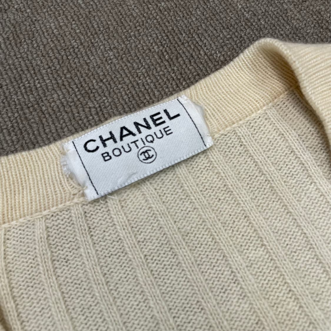 chanel boutique 샤넬 부티크 빈티지 니트 가디건 38 상품이미지2