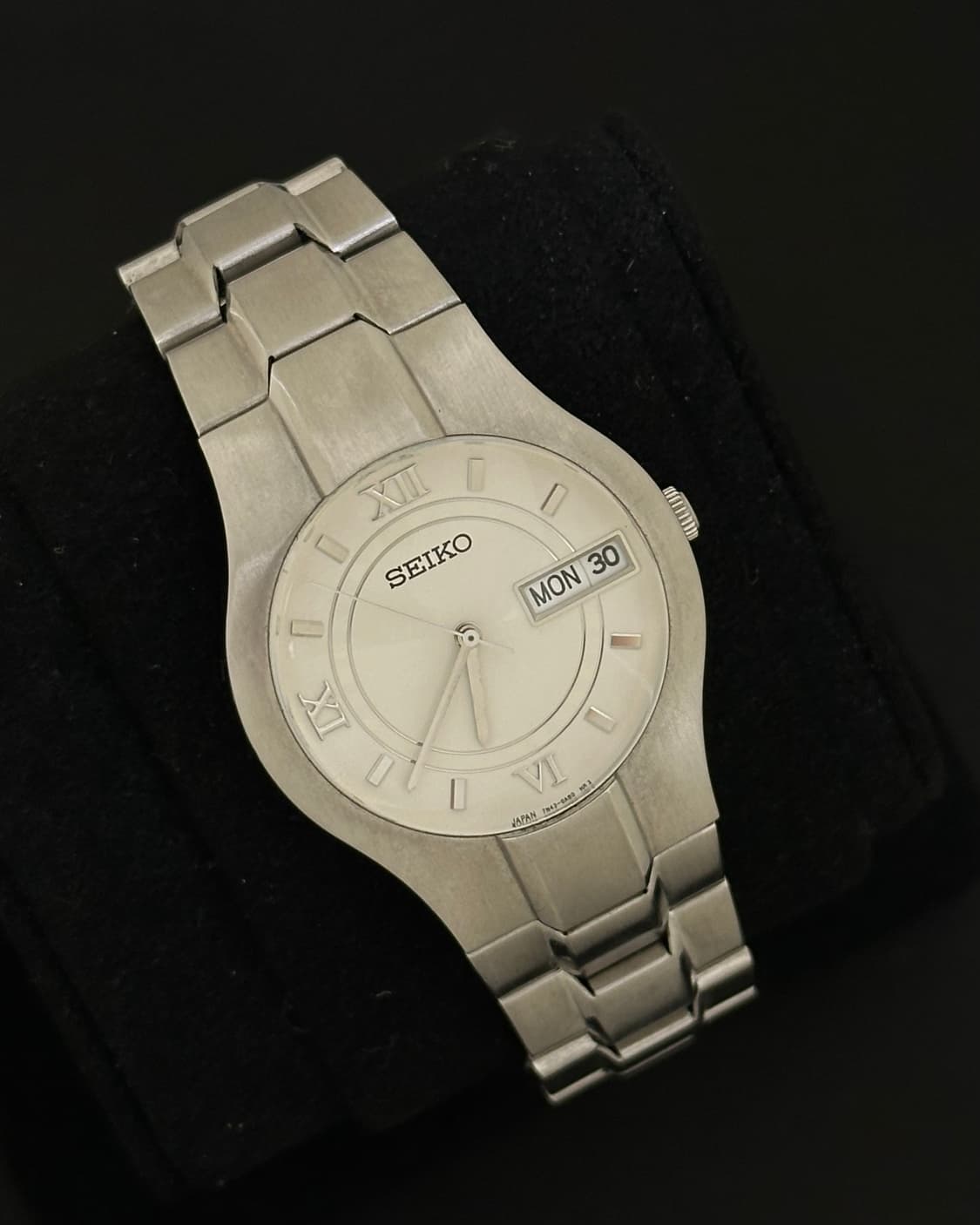 세이코 라운드 쿼츠 시계 상품이미지1