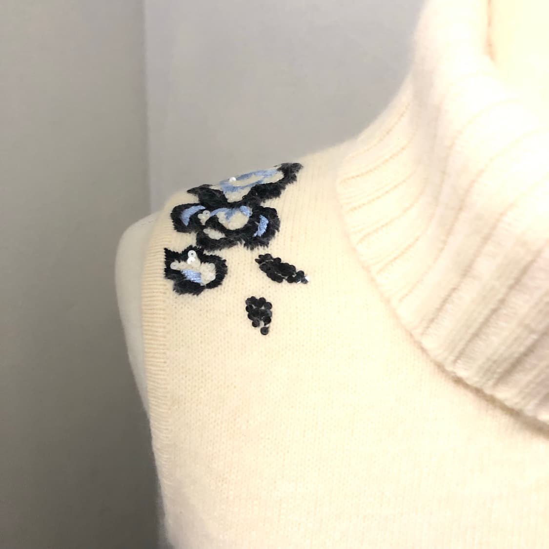 일본빈티지 sunauna 아이보리 플라워 자수 목폴라 니트 베스트 상품이미지4