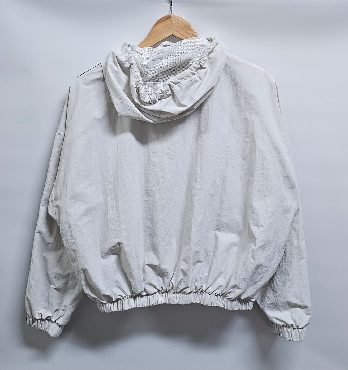 아디다스 여성 크롭 바람막이 M 상품이미지2