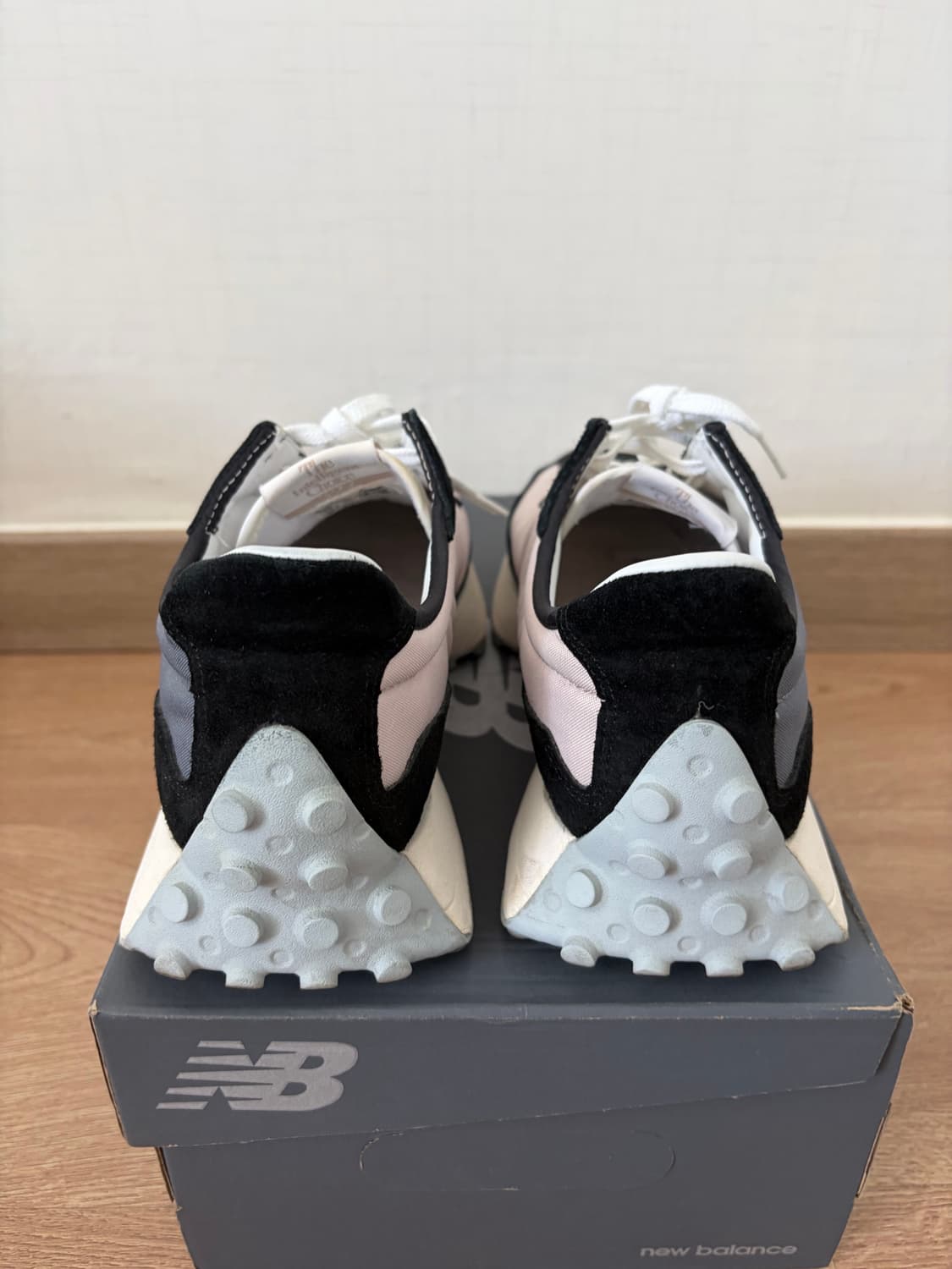 뉴발란스 327 제리로렌조 착용 피어오브갓 상품이미지4