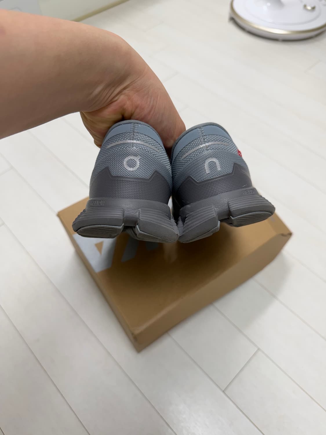 온러닝 클라우드 X 3 미스트락 275 사이즈  상태 9.0/10  제일 상품이미지2