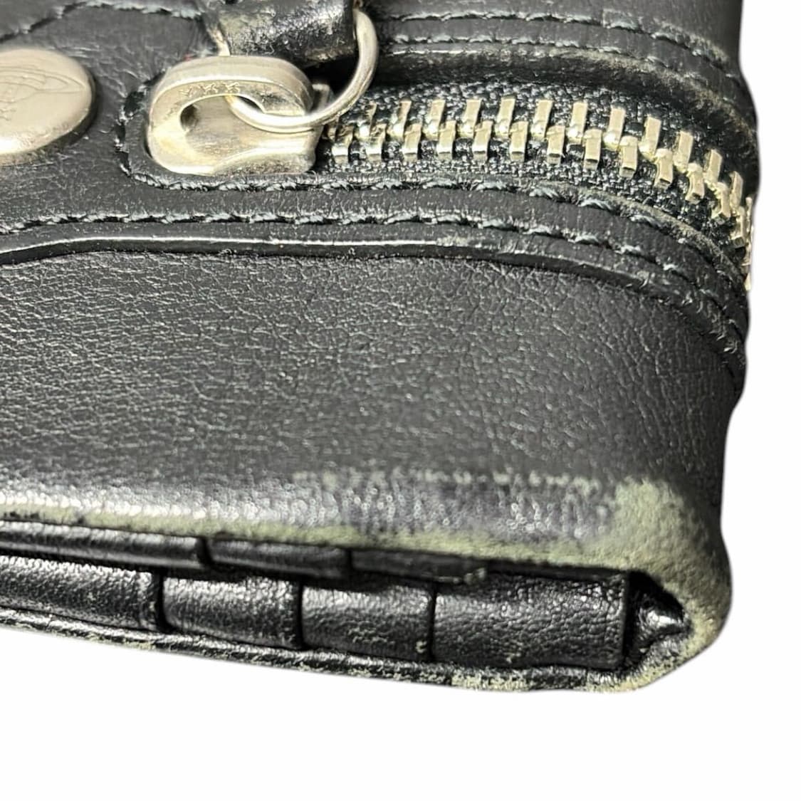 비비안 웨스트우드 레더 엠보스 지갑 상품이미지6