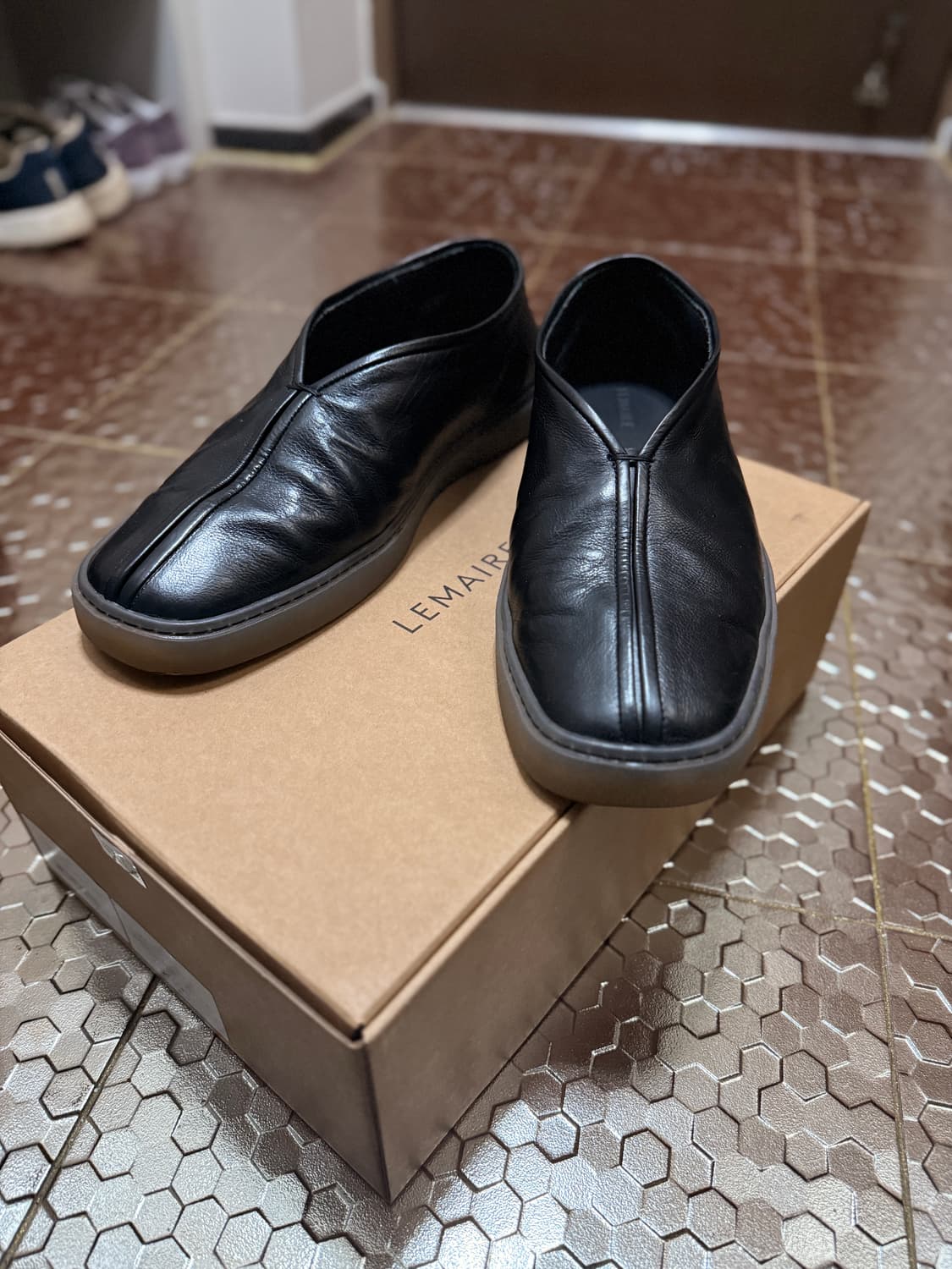 [42]르메르 리놀륨 파이프드 스니커즈 블랙 상품이미지2