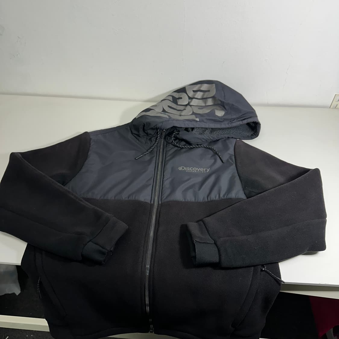 100 디스커버리 블랙 플리스 후드집업 상품이미지2