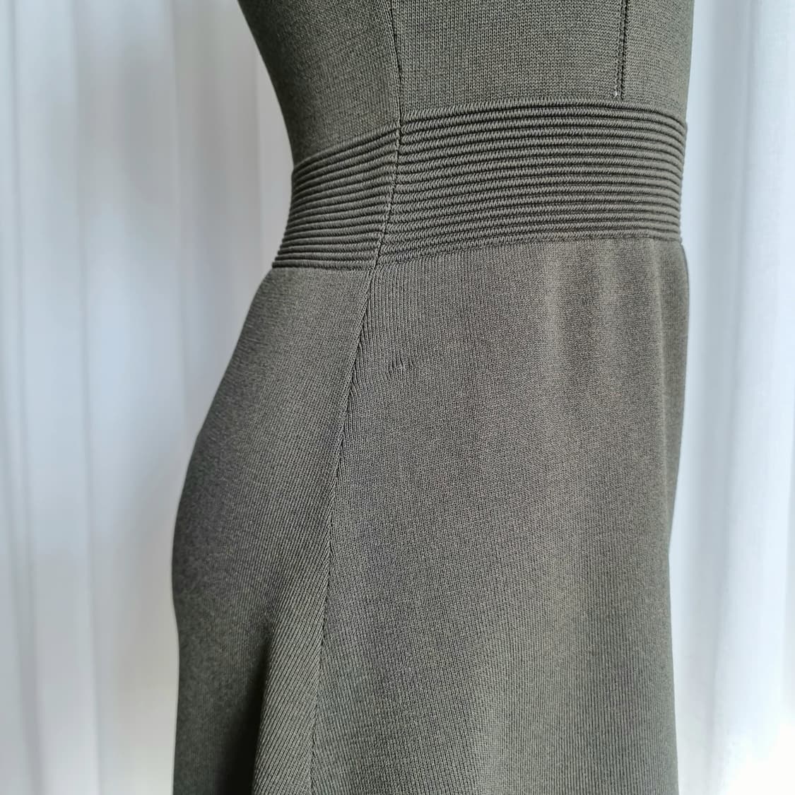 산드로 Sandro 니트 원피스 숏슬리브 진카키 (44-날씬55) 상품이미지10
