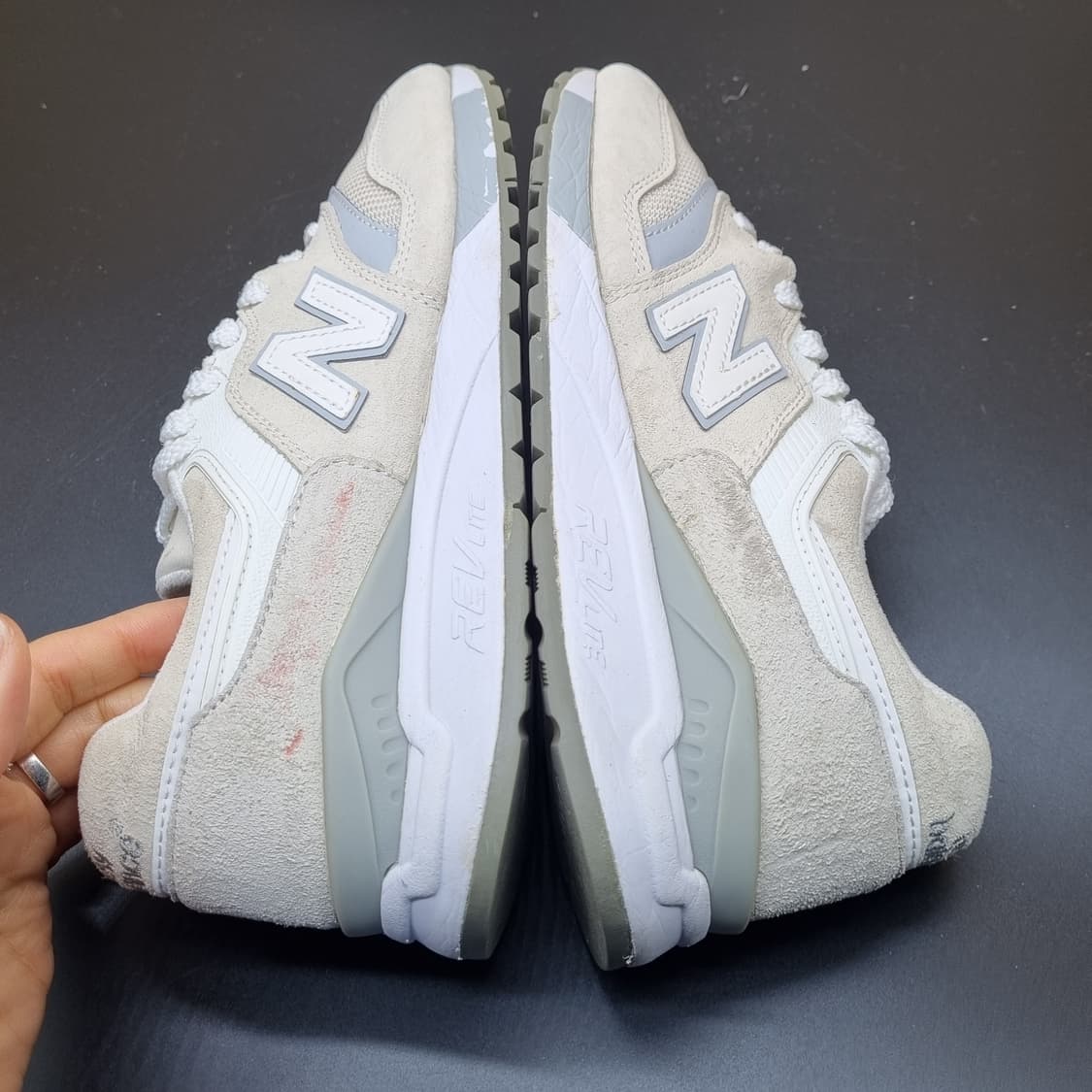 뉴발란스 997 아이보리 운동화245  상품이미지5