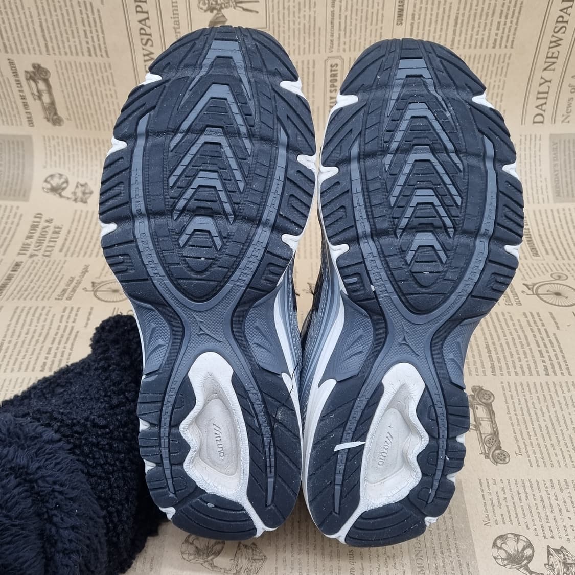 미즈노 MXR 실버 메쉬 런닝화 260 상품이미지3