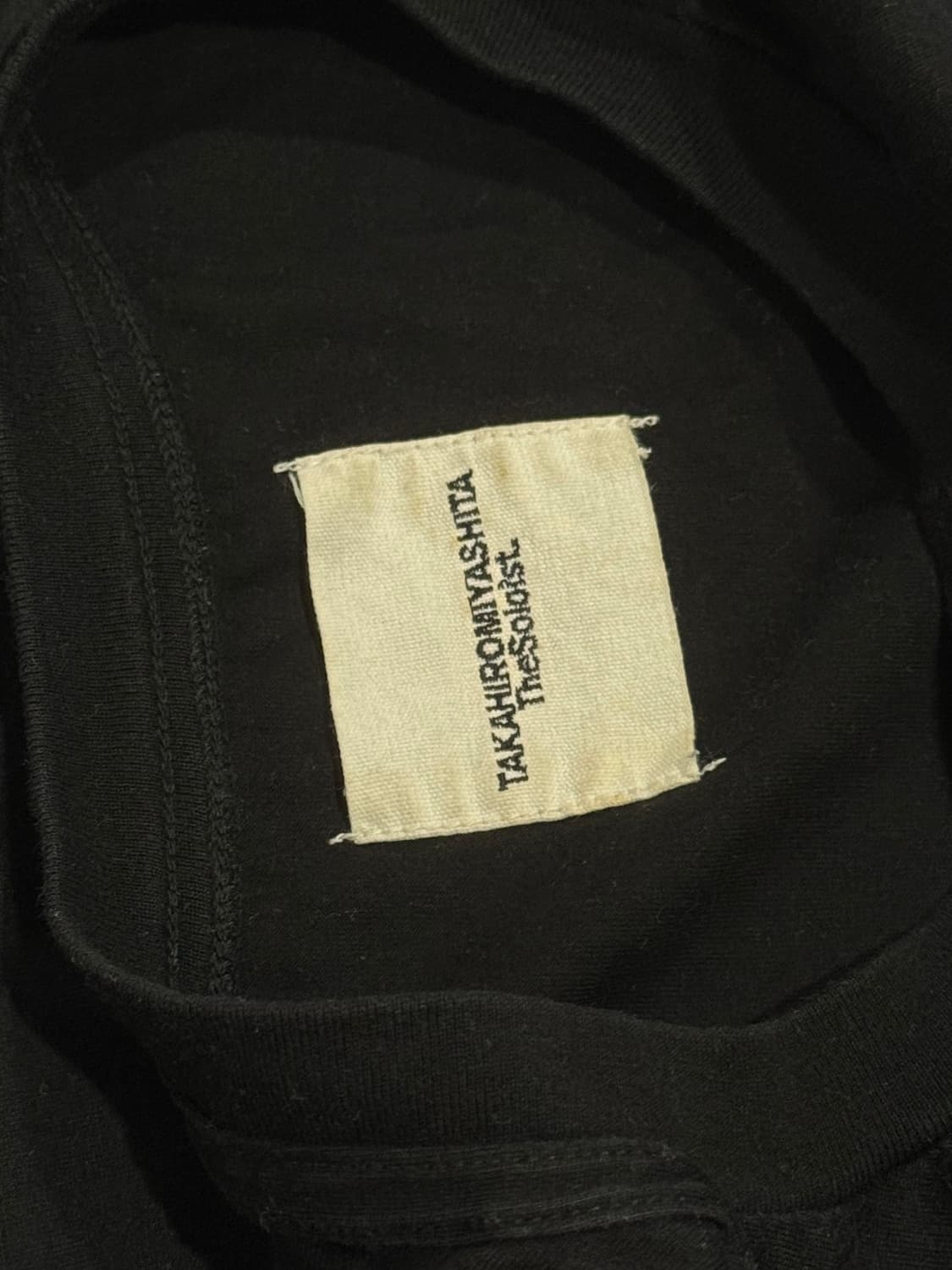 솔로이스트 24ss 오버사이즈 엠블럼 티셔츠 상품이미지5