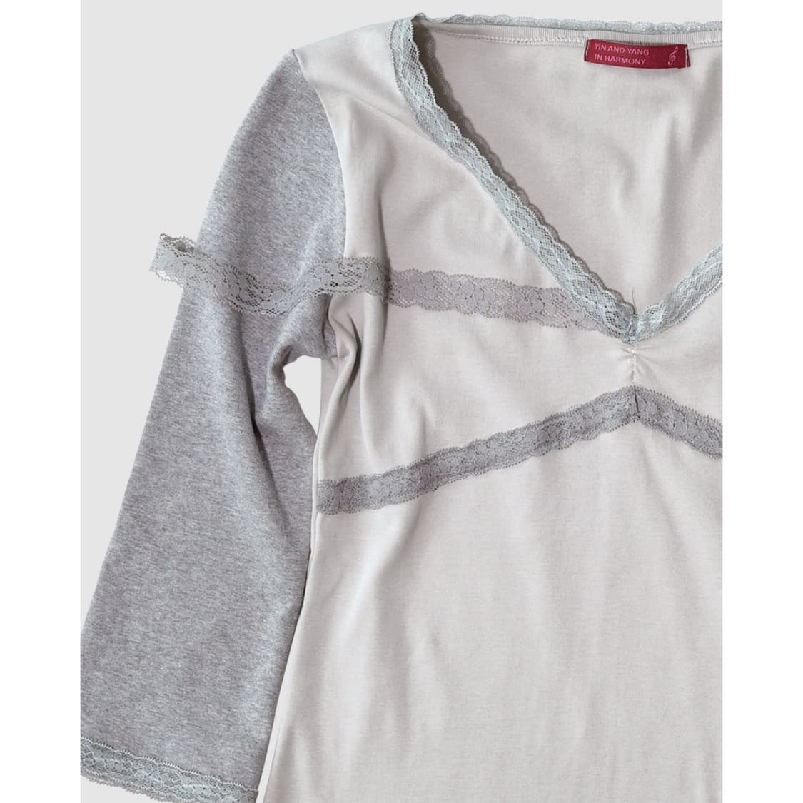 인앤양인하모니 레이스 탑 그레이 티셔츠 상품이미지7