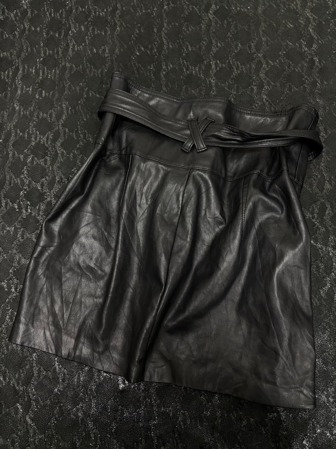 “Bershka”Chic Mood Leather Skirts 상품이미지9
