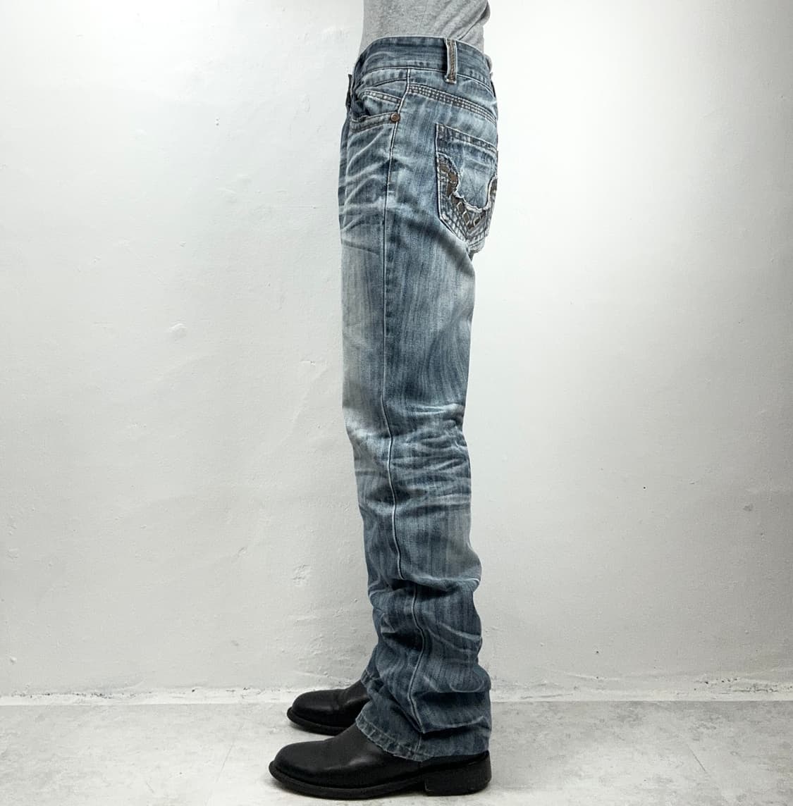 Heavy Whisker Wash Distressed Denim Pant 상품이미지3