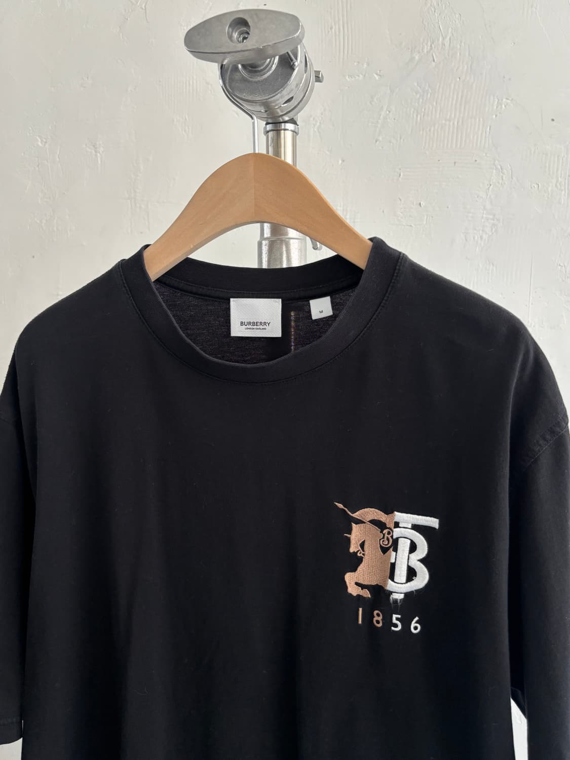 Burberry 버버리 20SS 신형 컨트라스트로고 그래픽 코튼 티셔츠 상품이미지2