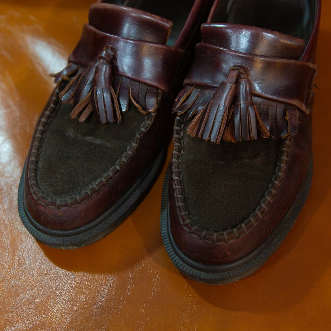 닥터마틴 아드리안 스웨이드 테슬 로퍼 상품이미지4