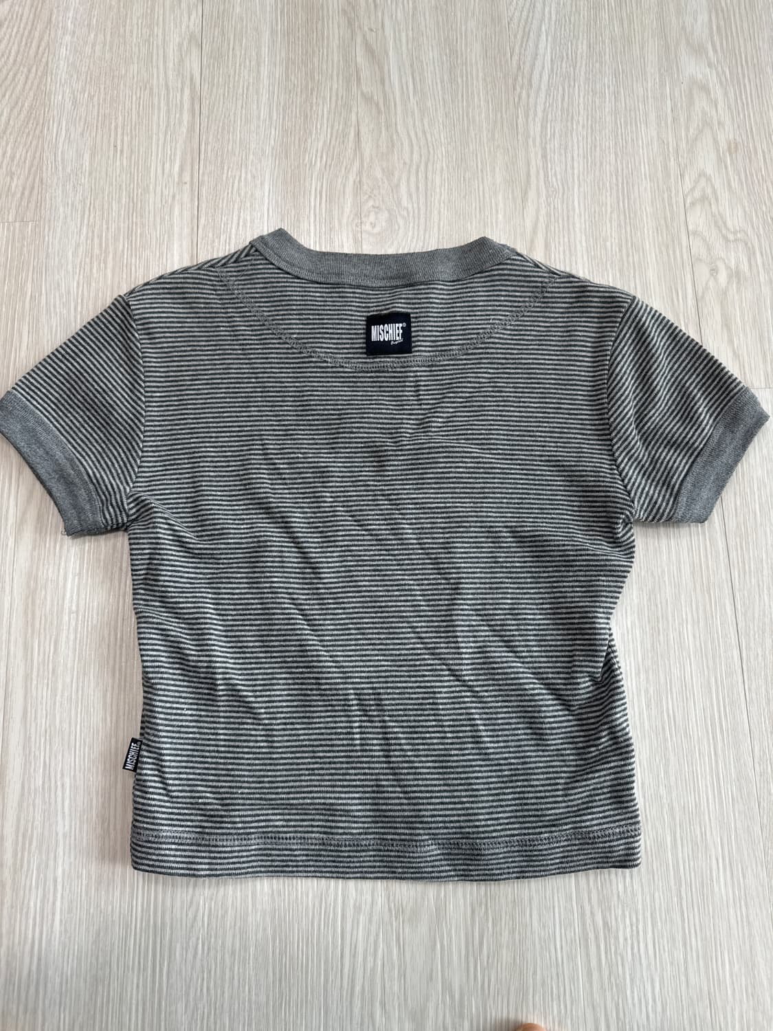 미스치프 크롭 반팔 티셔츠 스트라이프 그레이 상품이미지2