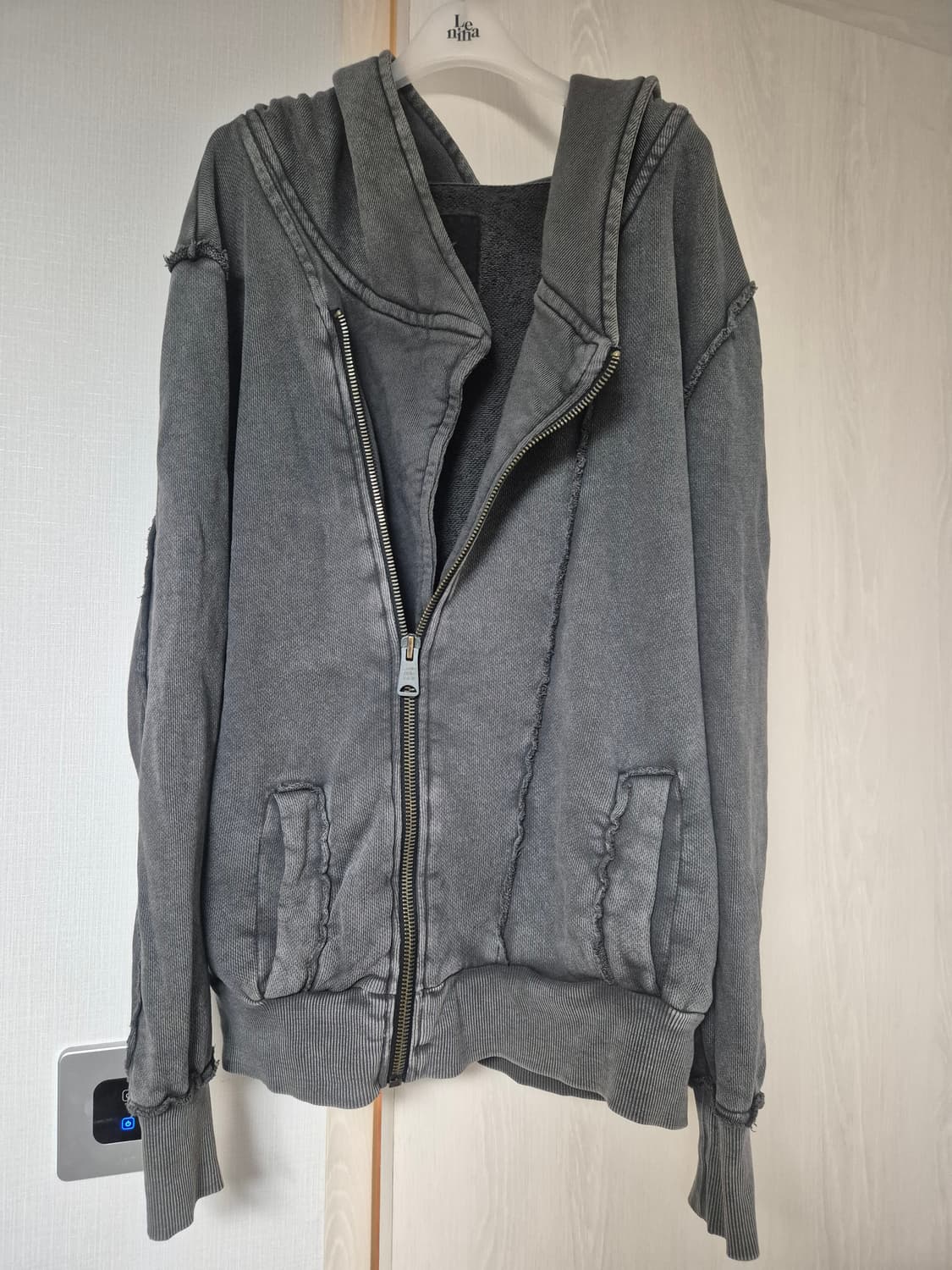 캐빈클라인 사선 데미지 워싱 후드집업 상품이미지2