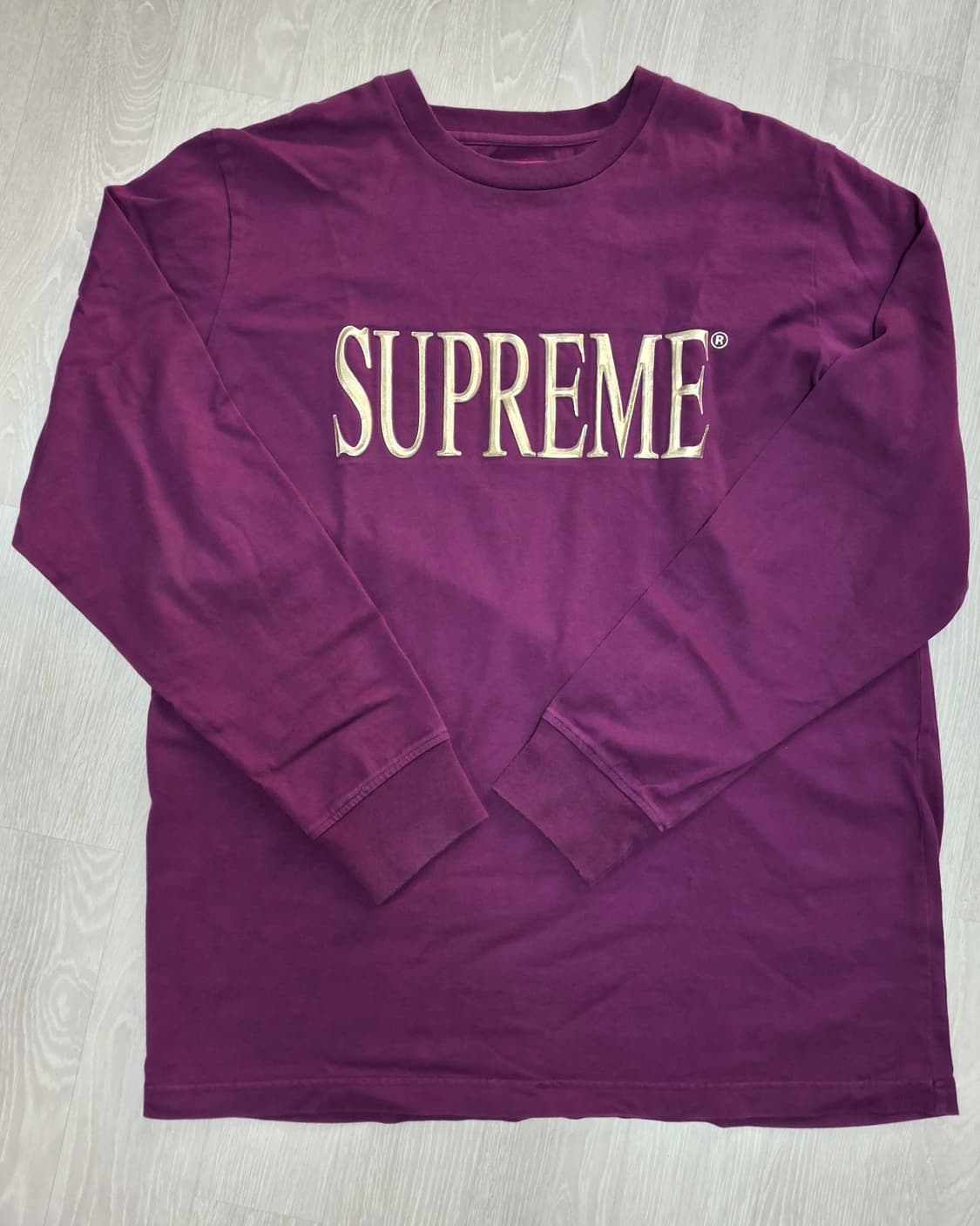 슈프림 골드로고 긴팔티 상품이미지2