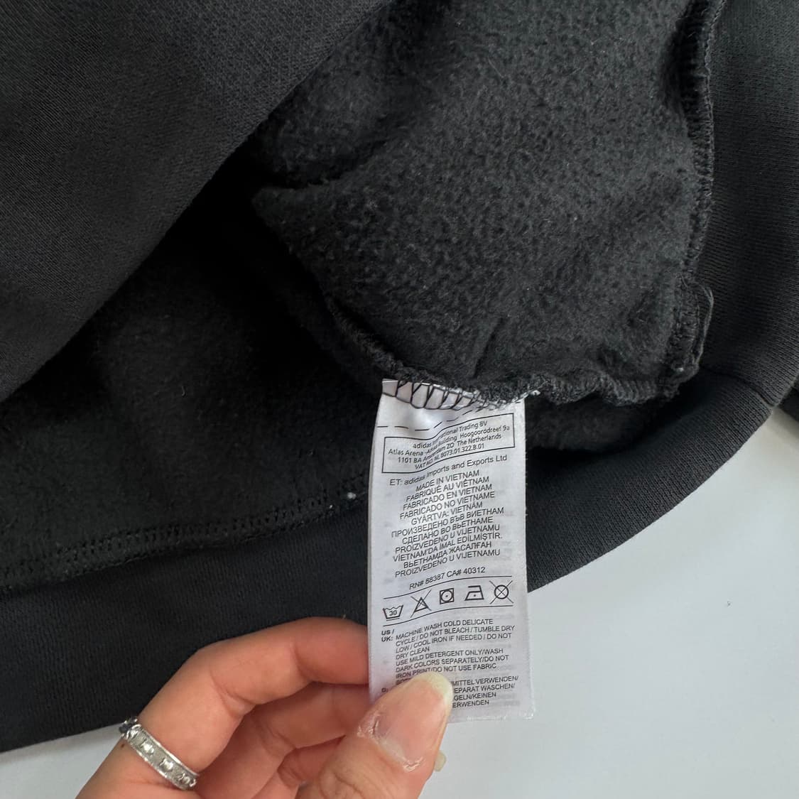 Adidas 아디다스 블랙 스펠아웃 로고 차콜 후드티 상품이미지6
