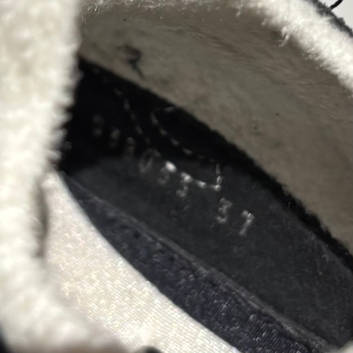 샤넬 CC 로고 러너 스니커즈 상품이미지5