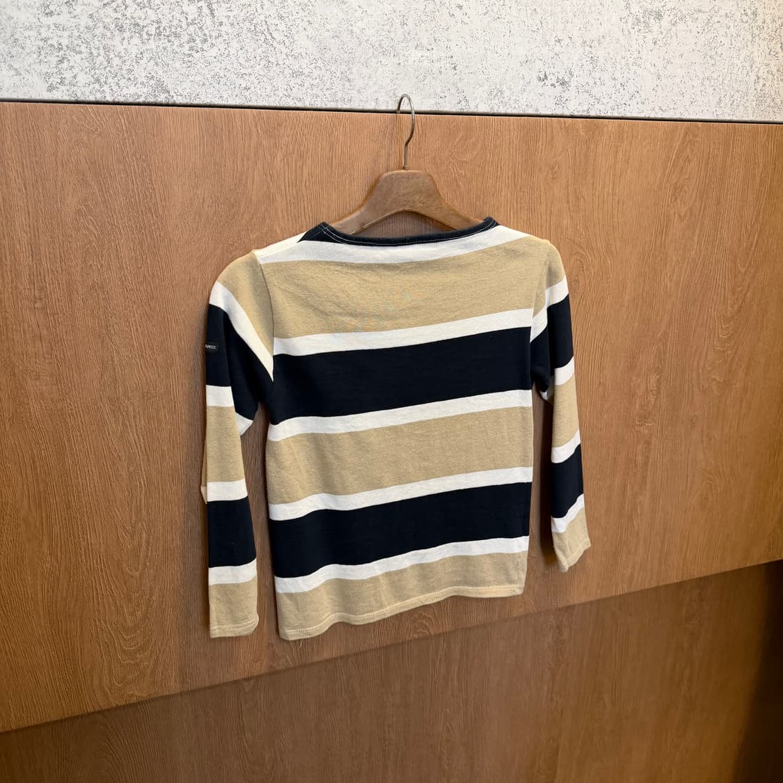 세인트 제임스 보트넥 코튼 티셔츠 스트라이프 패턴 디테일 베이지 블랙 상품이미지2