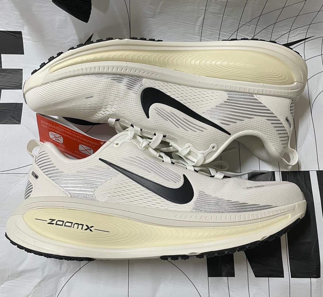 나이키 보메로 18W - 서밋 화이트 (남자 285) 상품이미지3