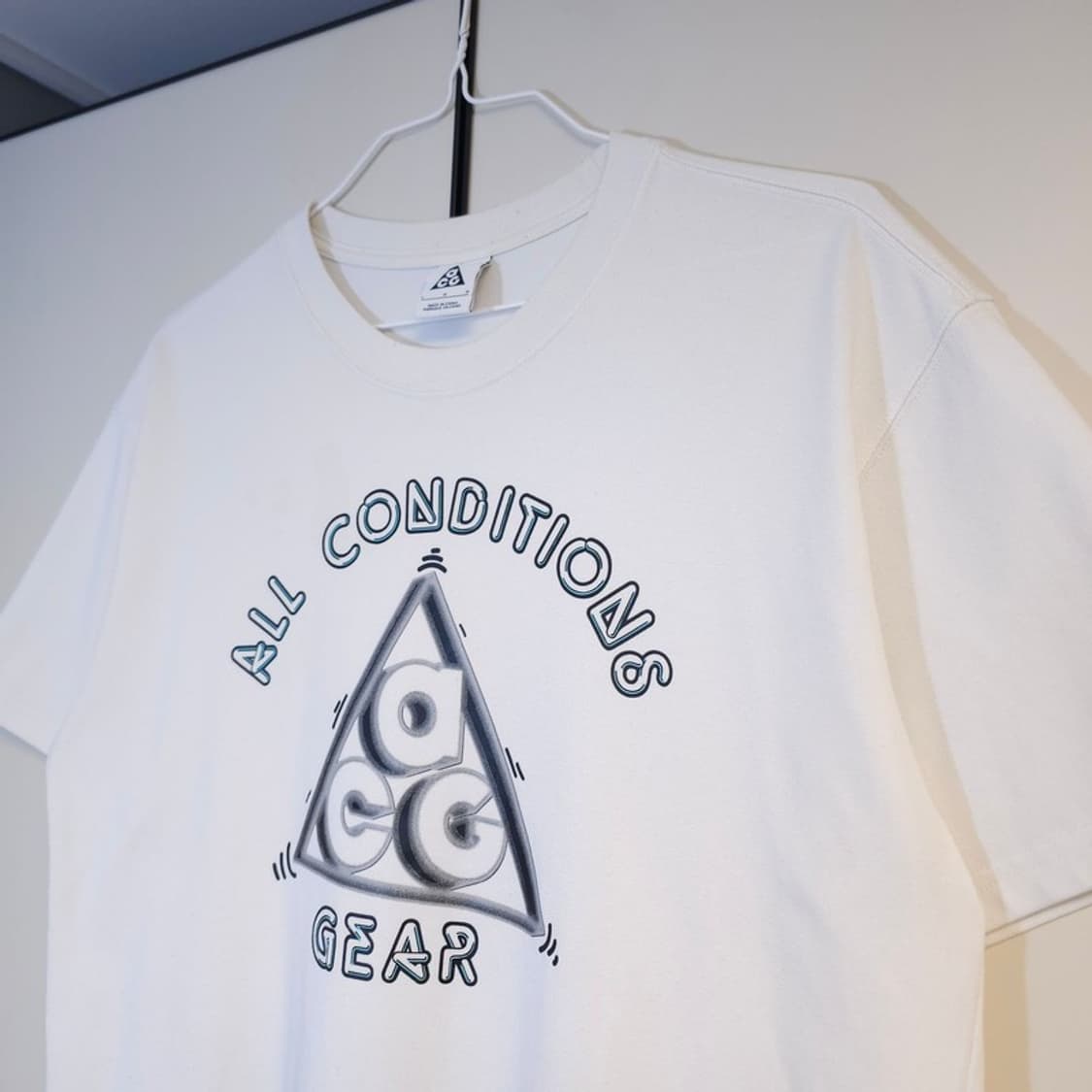 나이키 ACG 반팔티 L 상품이미지3