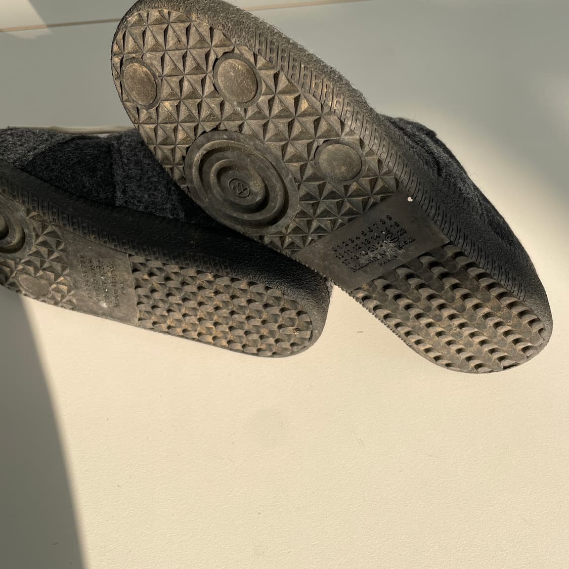 메종 마르지엘라 레플리카 리미티드 에디션 펠트 그레이 스니커즈 상품이미지7